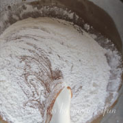 米粉のブラウニーの作り方　米粉を混ぜる