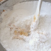 米粉のかぼちゃクッキーの作り方　米粉を混ぜる