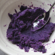米粉の紫芋クッキーの作り方　芋をつぶす