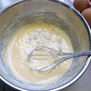 米粉のバナナパンケーキの作り方　バナナを混ぜる